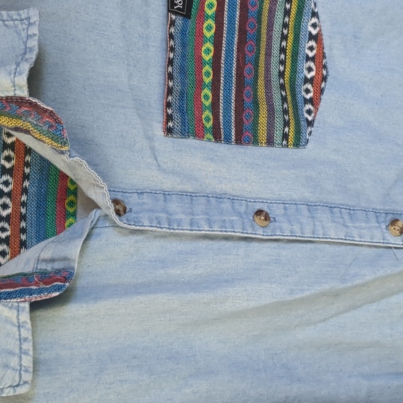 VTG Young and Reckless Women's Chambray SS Button Down Aztec Pocket Size Medium - Picture 5 of 10
